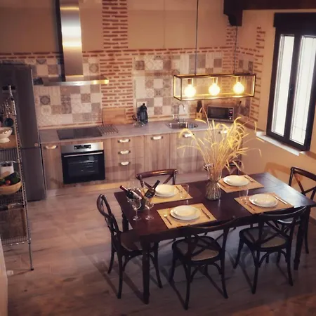 Casa Del Maestro * Orbita