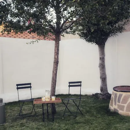 Casa Del Maestro * Orbita